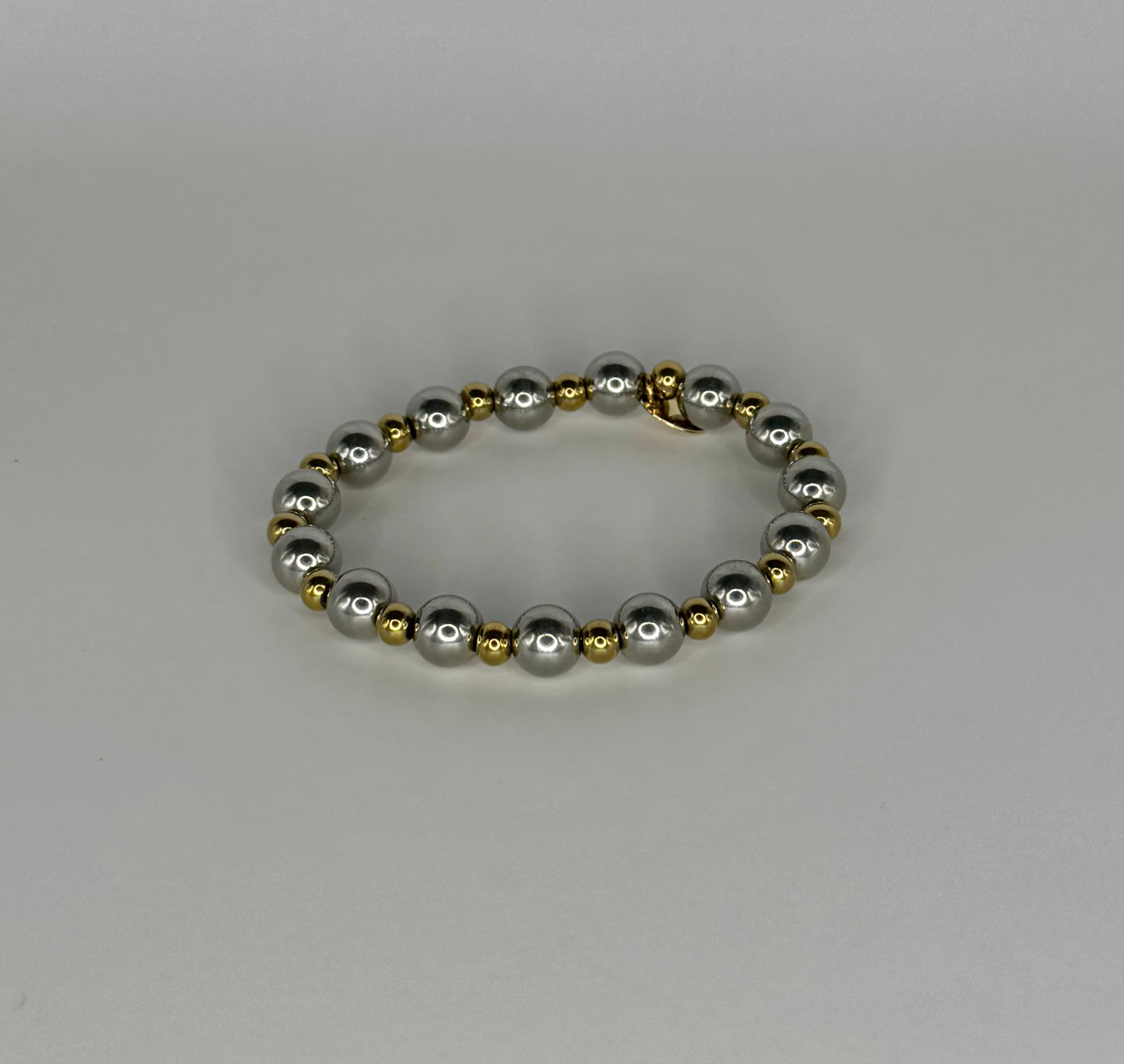 Two tone beaded bracelet