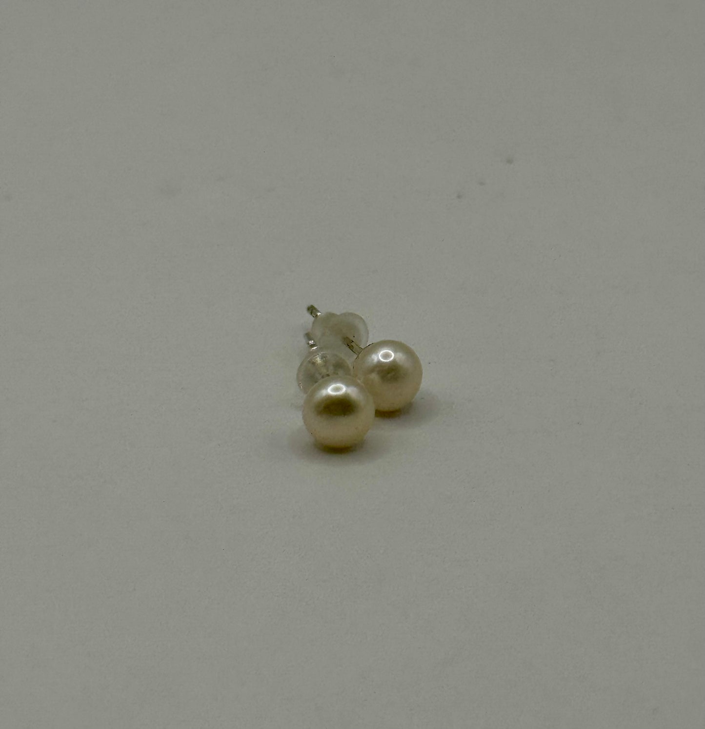 Pearly earrings