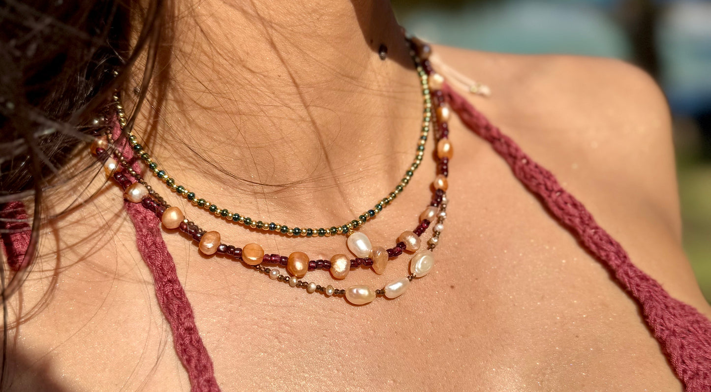 Pearl adjustable chocker