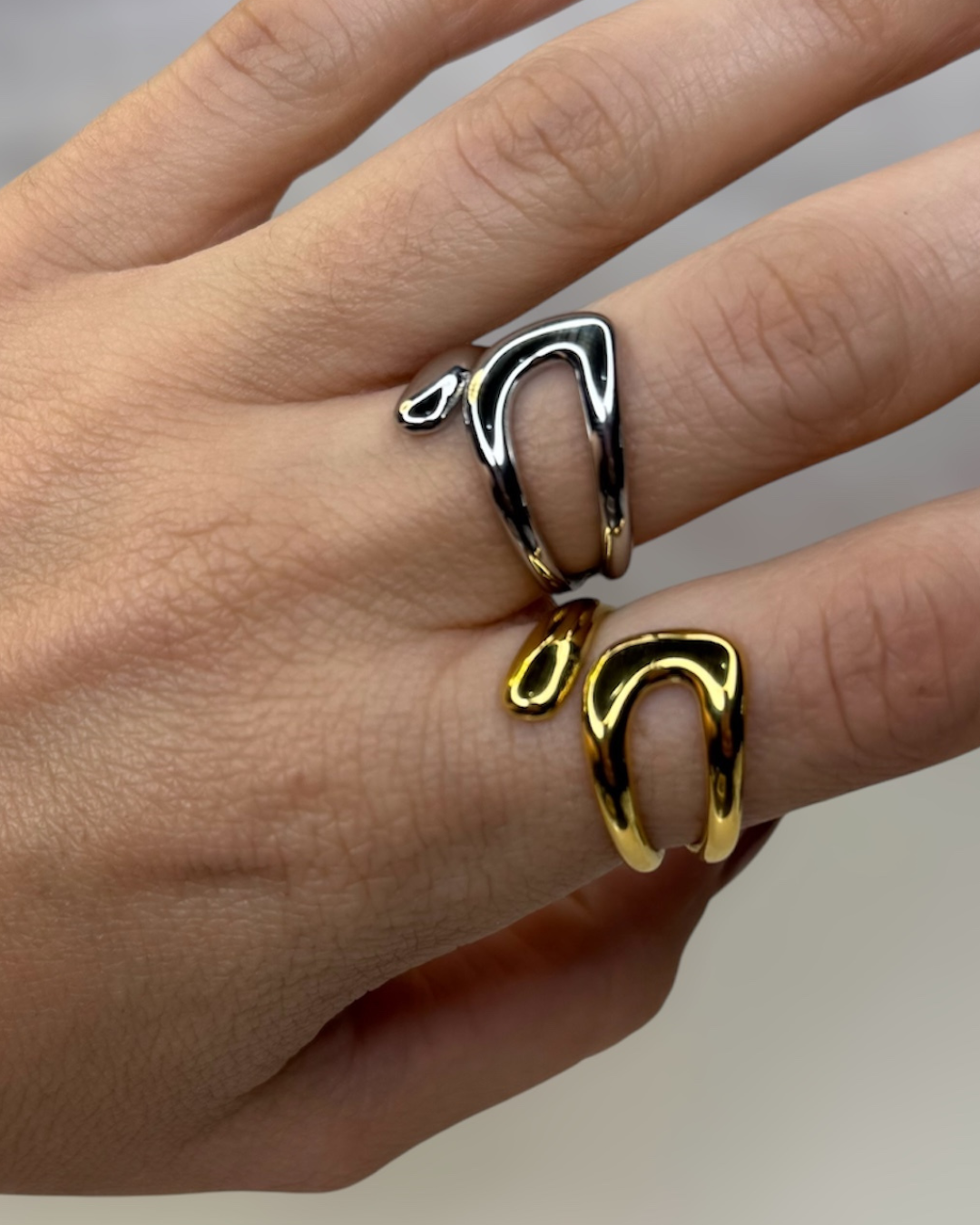 Curve Ring