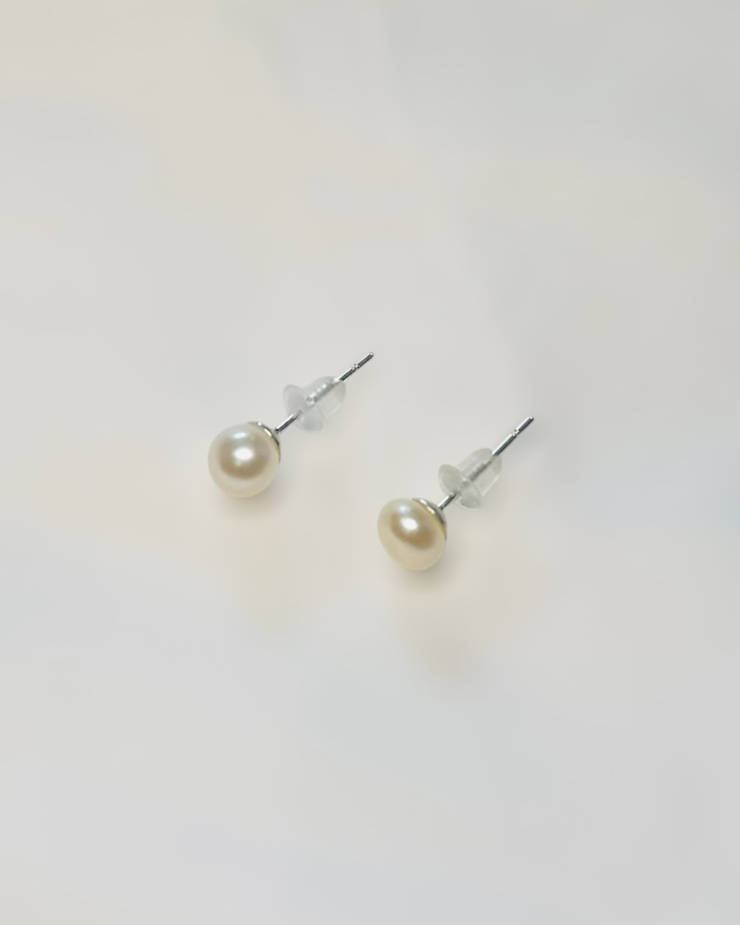 Pearly earrings