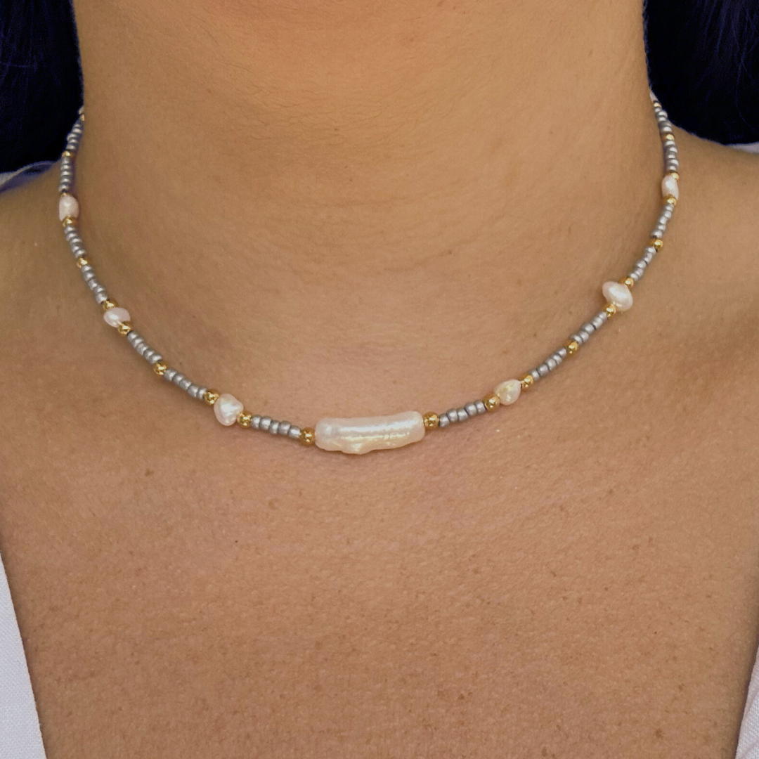 Pearl chocker